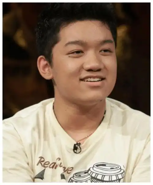 剧中的李瑞,小时候长得可好看了,受到很多观众的喜爱,他饰演的角色