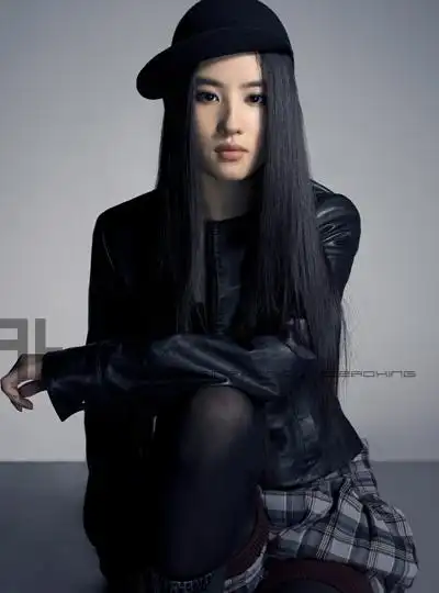 刘亦菲徜徉青春的好时光