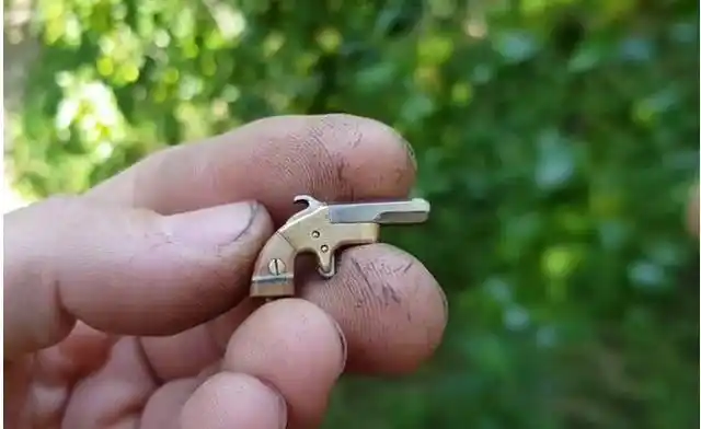 世界最小的手枪,发明家:披着玩具手枪伪装的真手枪!