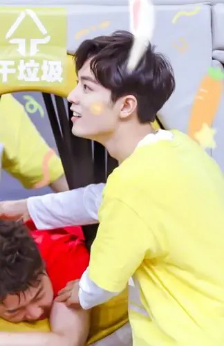 主题:风起风止,一起奔赴新的故事【肖战8.