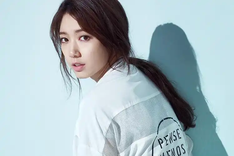 朴信惠 i>(         ,park shin hye) /i>,1990年2月18日出生于韩国