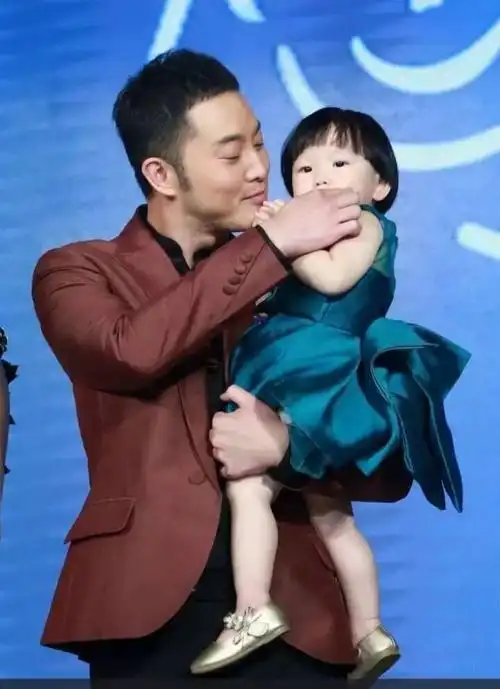 胡可沙溢自曝想生三胎:挺想添个女儿