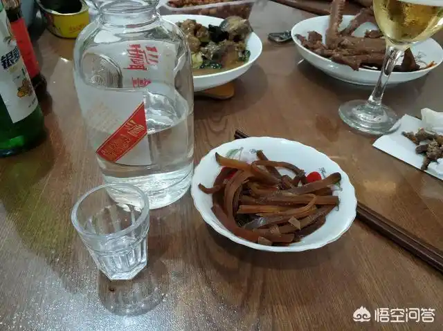 独自一人喝酒是怎样的心情?-百科网