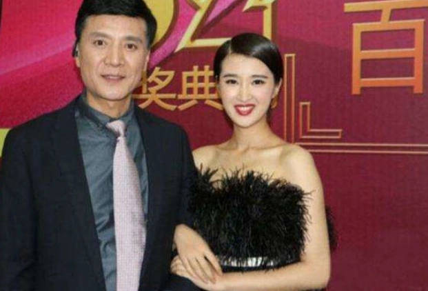 茹萍女儿奚望:见证母亲二婚幸福婚姻,丈夫也像继父一样暖心