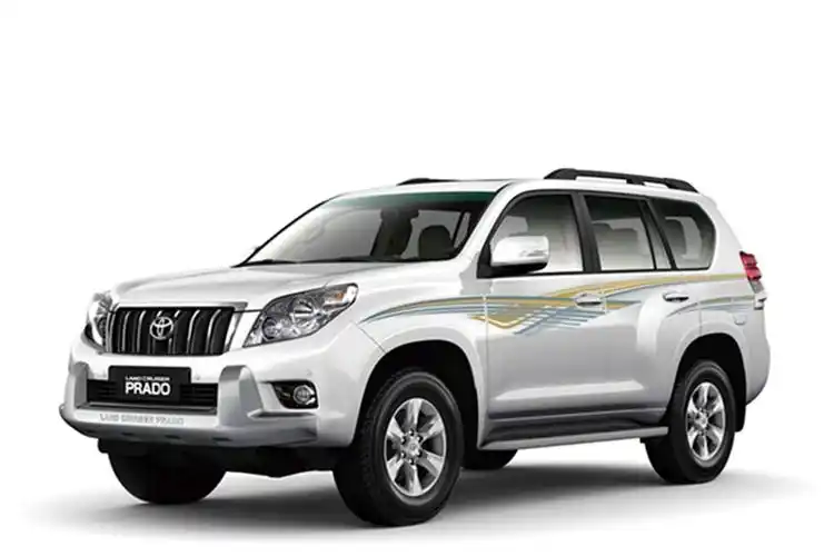 5座丰田普拉多越野车