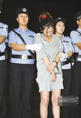 最漂亮的死刑女毒贩图片 关于四个女毒贩的死刑过程