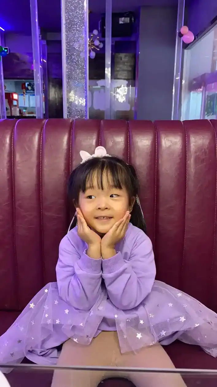 发一张小时候的照片 #今日份小可爱已上线 #家有小公主 # - 抖音