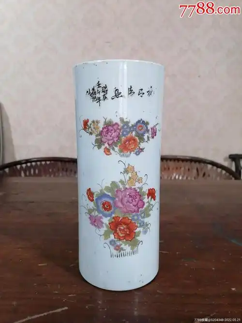 民国精美花卉纹饰帽筒