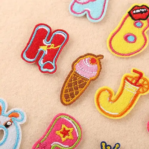 26个英文字母个性背胶补丁卡通动物服装布贴布贴