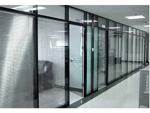 怎样选择济南玻璃隔断墙以及有哪些类型