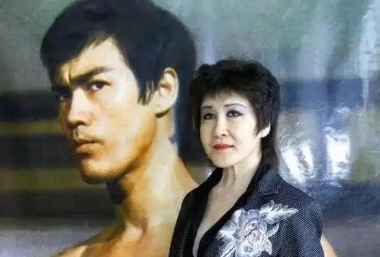 回顾向咏恒向华强是我爸李小龙死在我妈的床上我跟后妈是一家