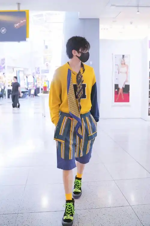 夏天就是要清凉露腿  #蔡徐坤小香风