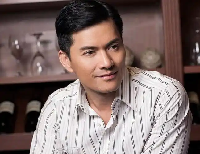 再次受到大家的关注,随着人气再度上升,吕良伟的资料也被网友扒出