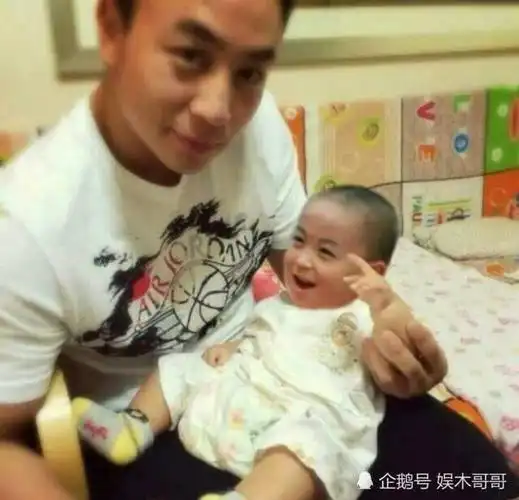 释小龙晒出一张图片网友纷纷惊呆了孩子这么大了