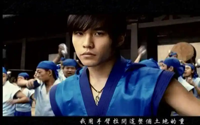 周杰伦快歌史:《八度空间》周氏rap简单剪辑_哔哩哔哩 (゜-゜)つロ