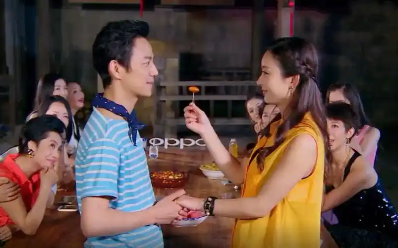 赵丽颖有多喜欢何炅?当街表白毫不避讳,两人不在一起真是太可惜了