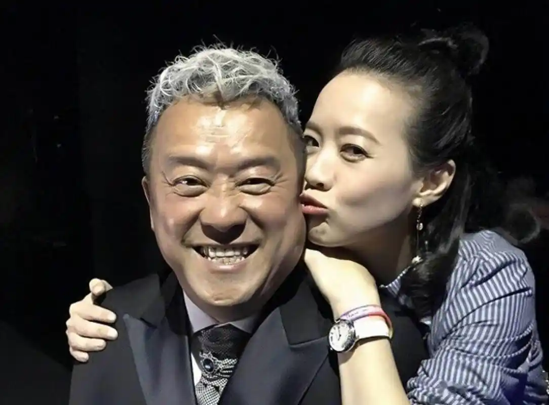 曾志伟身体抱恙住院,秘密进行动脉瘤手术,在体内安装支架_曾宝仪_网友