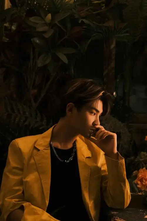 黄明昊剧情版十二宫格自导氛围感灵异短片