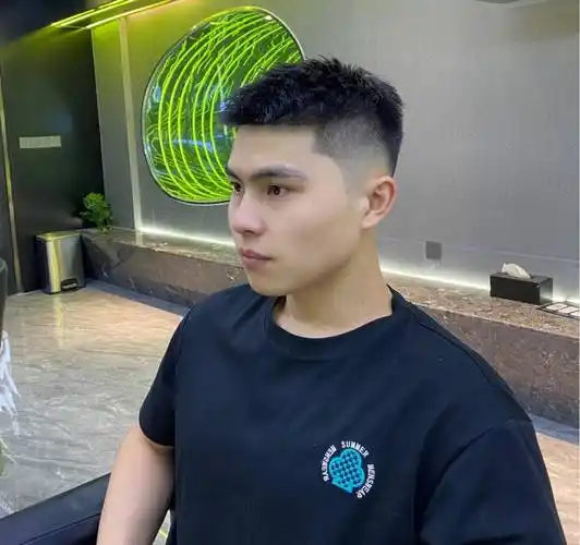 最常见的3款男生发型,没想到剪完这么帅,有你同款吗?_阿潮_刘海_造型