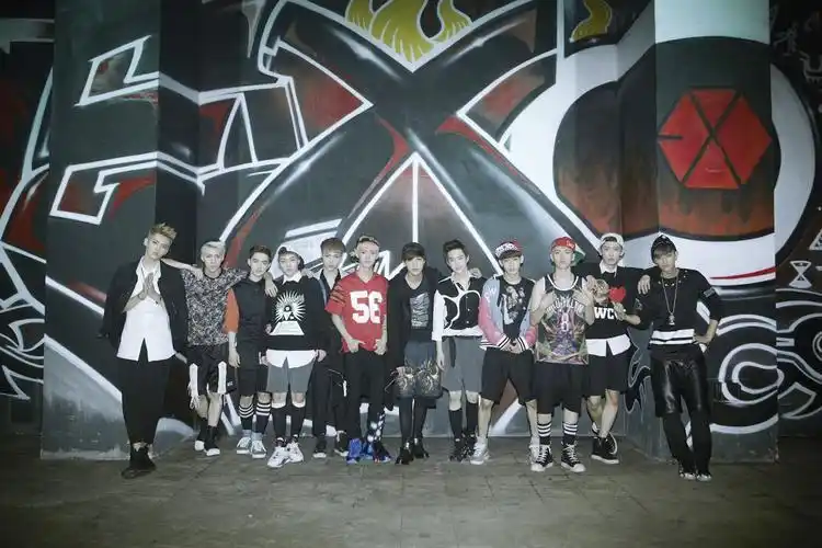 14 2013-12-06 exo///有没有这张照片的高清大图做桌面的 谢谢44