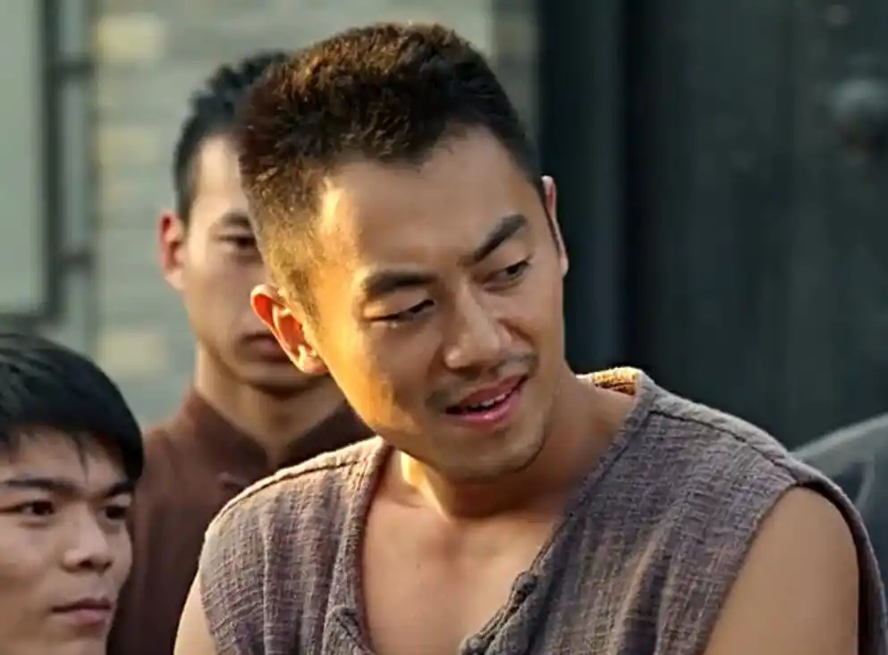 一个男人是否在乎你,《红高粱》朱亚文告诉你_余占鳌