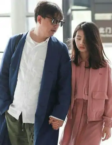 13岁的黄多多已成大人模样,与青梅竹马一起弹琴,黄磊可要把好关|黄多