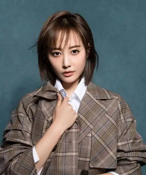 女神李纯晒健身照!身材婀娜多姿,手臂肌肉线条完美_运动_都会_上衣