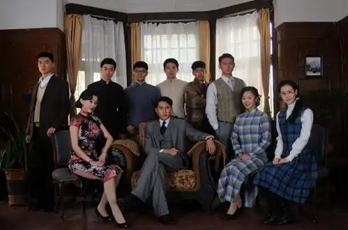 全家福周扬(右)新浪娱乐讯 日前正在热播的电视剧《特殊争夺》曝出一