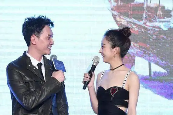 赵丽颖和冯绍峰专访,赵丽颖和冯绍峰访谈节目