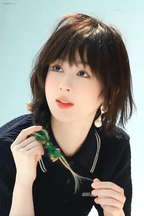 杨紫时尚芭莎六月刊##杨紫多面角色芭莎大片