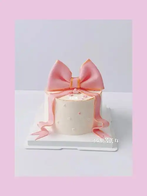 蝴蝶结6寸少女粉生日蛋糕