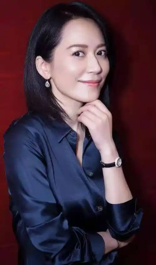 后来回到演员的身份,拍了电视剧《大丈夫》.