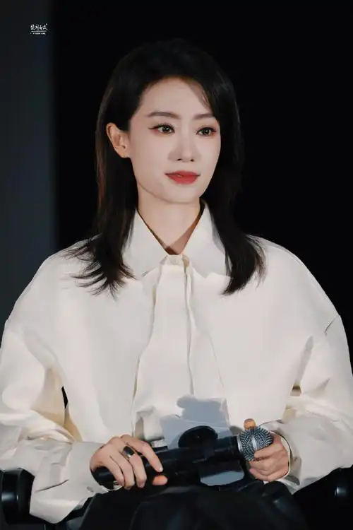 张小斐影院与观众合唱电影主题曲##张小斐路演大合唱