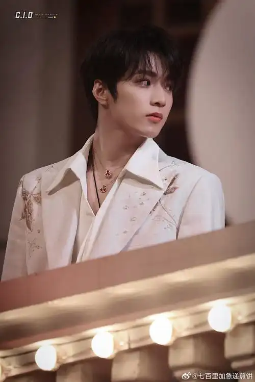 刘耀文扑面而来的帅