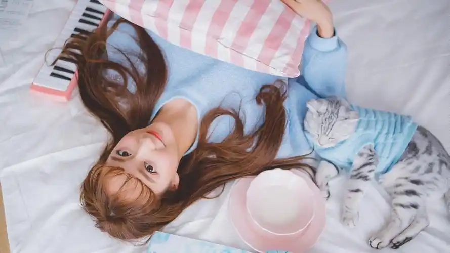 日本女演员中川翔子一边吃着受欢迎的网络一边扮演" ff7re"