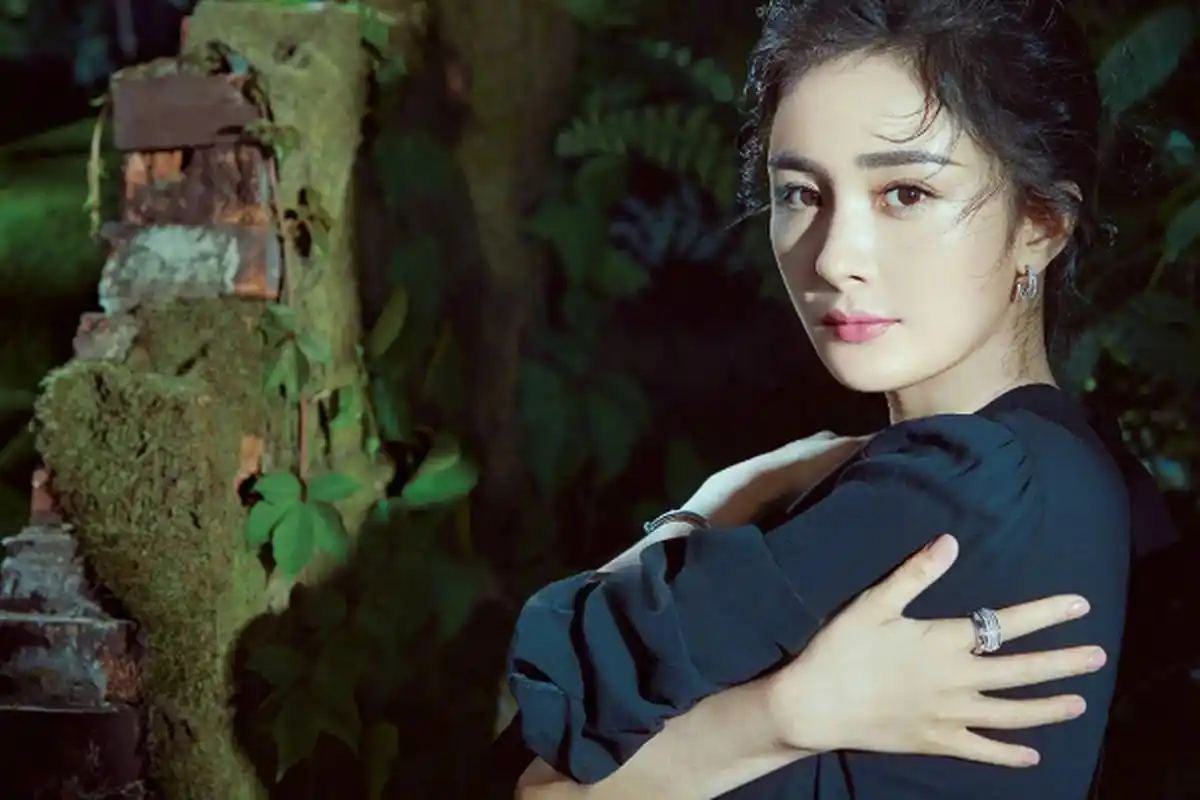 杨幂曾力挺跨性别选手!当年快乐男声有个评委安妮玫瑰质疑刘著的性别,