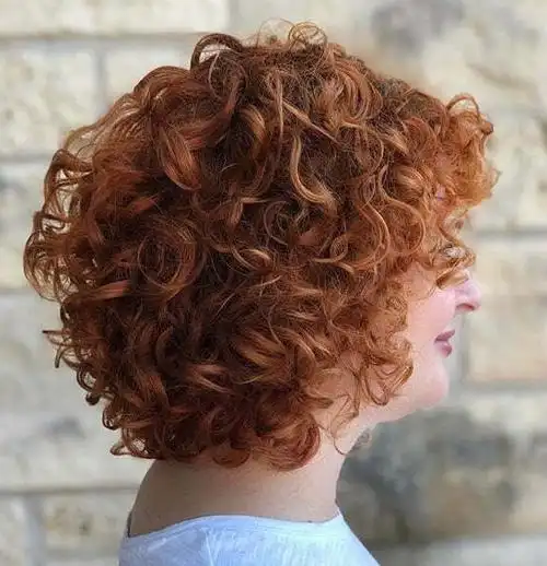 最显发量的满头烫发型推荐,蓬松卷曲的发丝,自带立体感,这样烫完头发