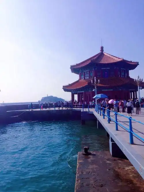 【携程攻略】青岛栈桥景点,栈桥是青岛标志景点.位置在火车站附近.