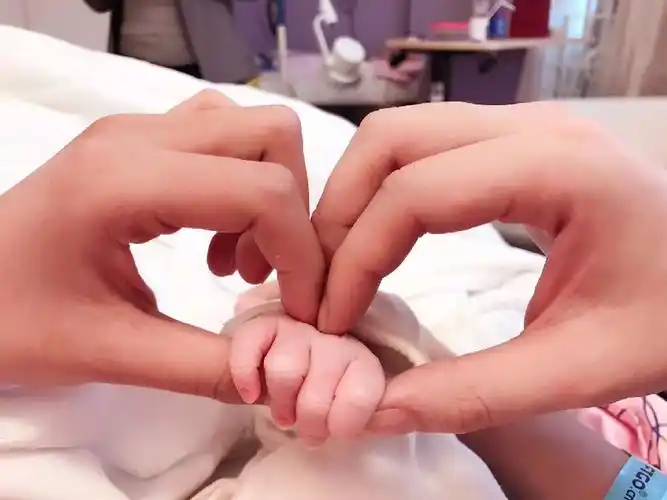 孙怡产女董子健升级当爸分享握手照片