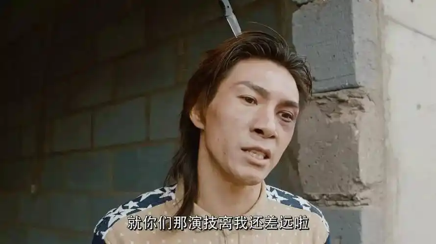 这部剧被安利的最大阻碍就是第一季的画质和演员穿着,会让不少人"真的