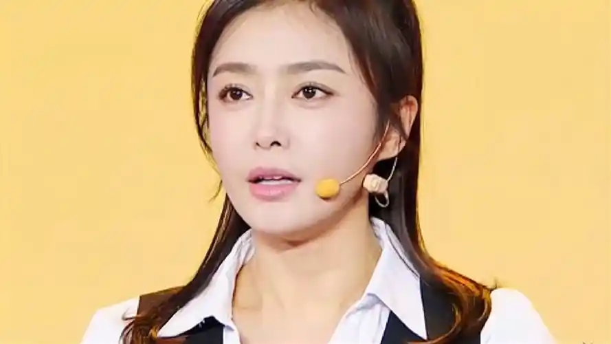 小品《但愿人长久》片段,秦岚笑料太多,观众被戳的死去活来