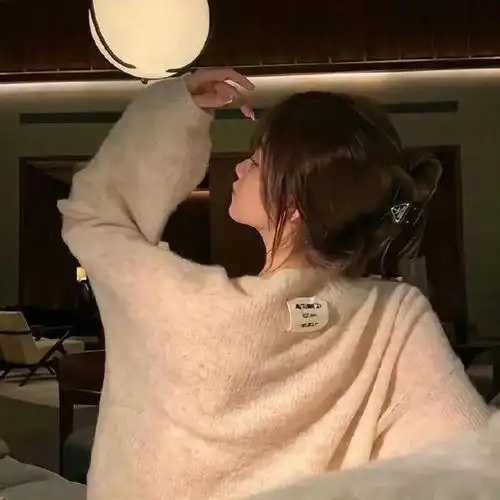 不露脸温柔风网红感女生头像