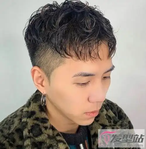 2021时尚男生烫短发推荐 头发不染直接烫帅气爆表_发型站_最新流行