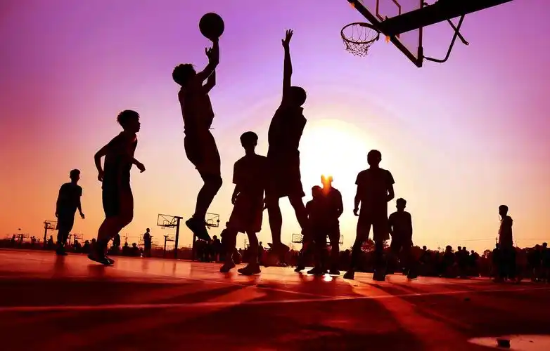 提高色温使画面偏红,作品显得简洁而唯美.