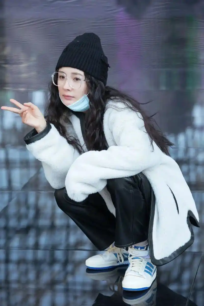 是正在排练的素颜小幂.#杨幂 #向全世界安利杨幂 #上热门抖 - 抖音