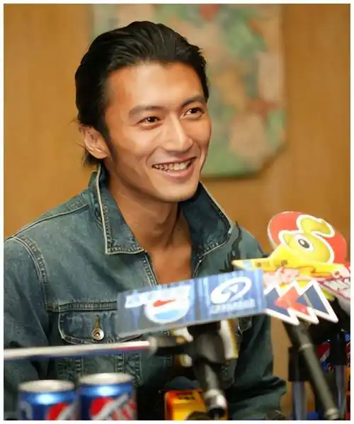 为什么谢霆锋就是放不下王菲?