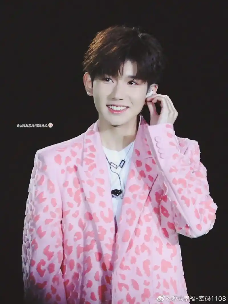 最刚兔牙系男孩王源,有着"天下皆刚"的愿望