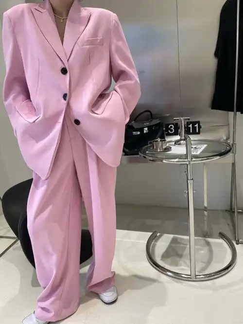 服装实体店  #每日穿搭  #西服套装  #粉色系  #粉色少女心  #唐山