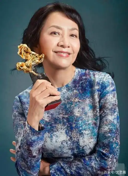 香港67岁女星自曝年轻时拒拍裸露戏:现在老了演这种戏会感到光荣