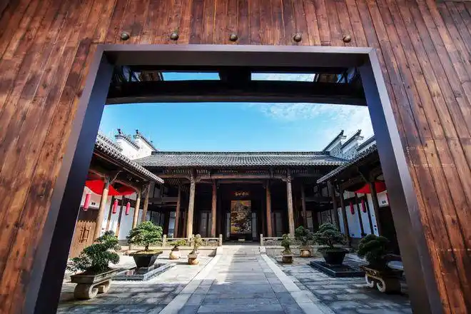 一方小院几日清幽我在上饶悦麓开元观堂赏花听风闻竹香